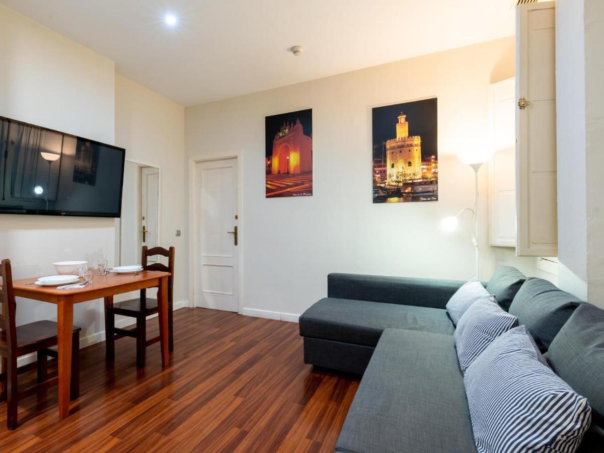 Ferienwohnung Holi-Rent Lumbreras Sevilla Exterior foto